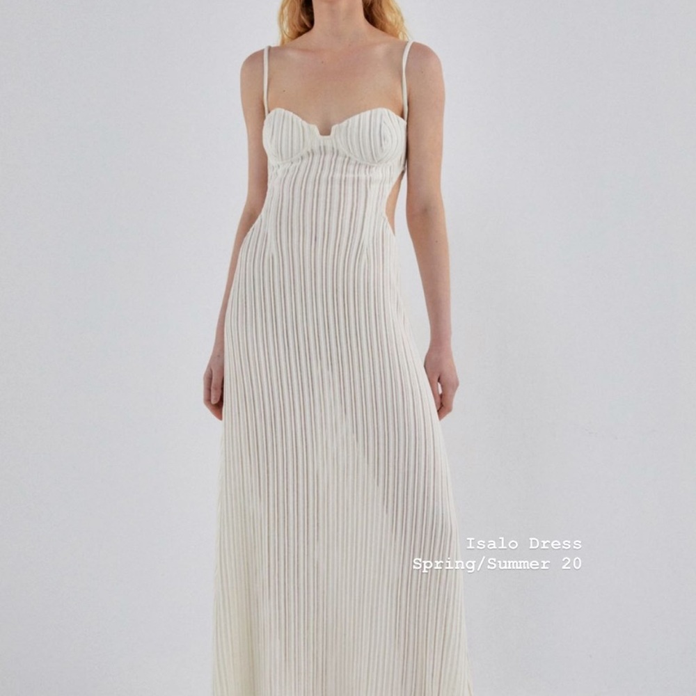 ISO loeil isalo dress!!!